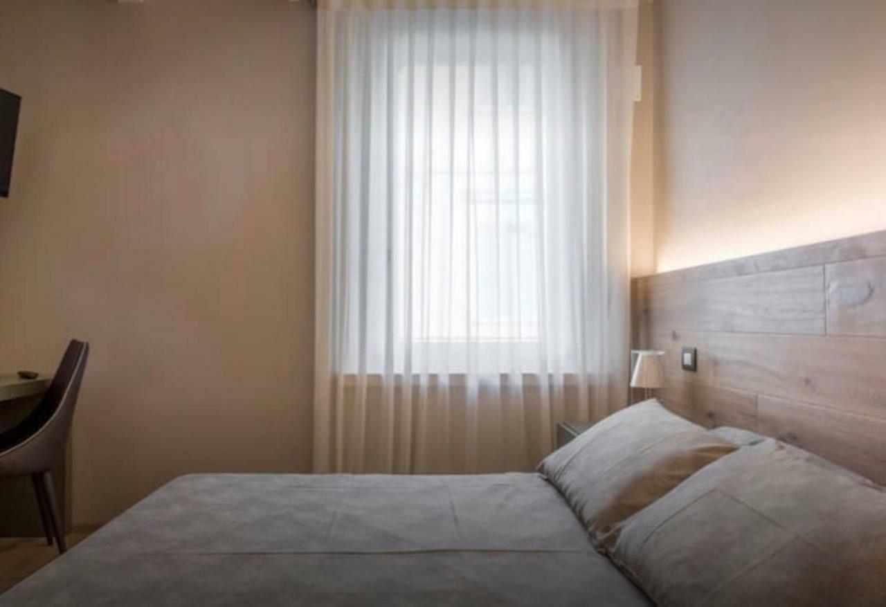 만토바 Accademia 21 B&B 외부 사진