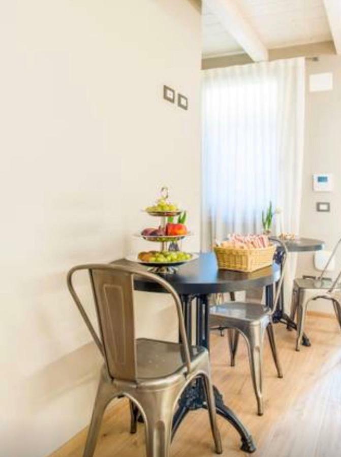만토바 Accademia 21 B&B 외부 사진